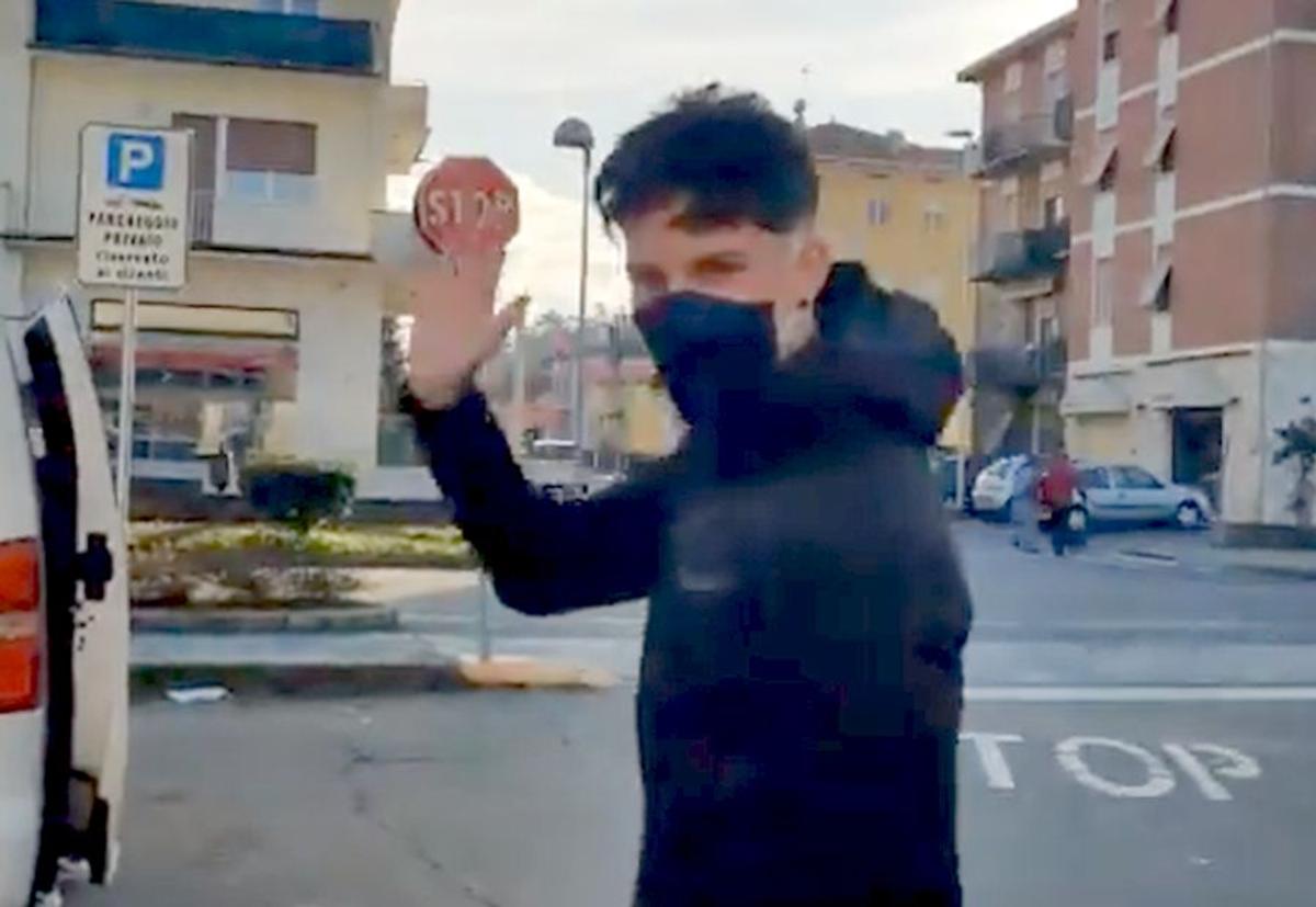 Zi plină la FCSB: pleacă Man, vine Vukusic