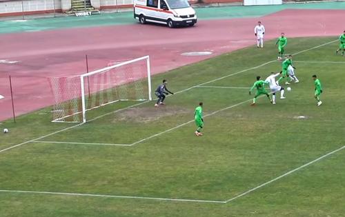Gazonul arenei din Ștefan cel Mare se prezintă în condiții proaste / FOTO: 




FOTO: Captură Youtube @Radiodinamo