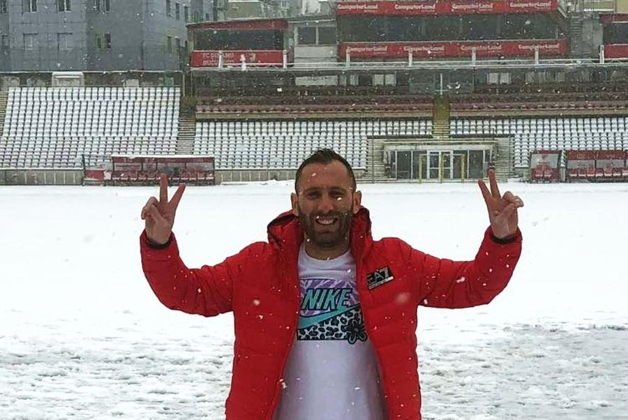 Sorin Strătilă s-a pozat pe stadionul din Ștefan cel Mare imediat după ce a bătut palma cu CS Dinamo S-a întors în Ștefan cel Mare după nouă ani și anunță: „Vreau play-off-ul, apoi promovarea!”