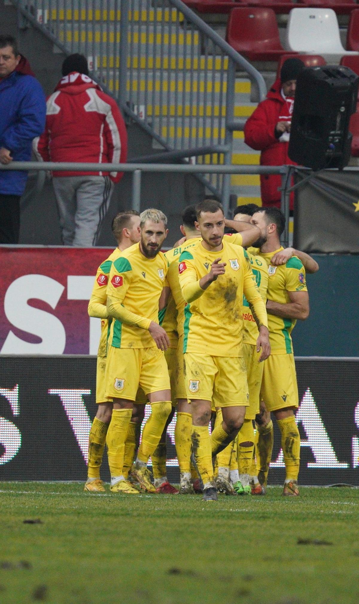 UTA Arad - CS Mioveni 1-2. Nicolae Dică, două victorii din două meciuri pe banca argeșenilor! Clasamentul ACUM