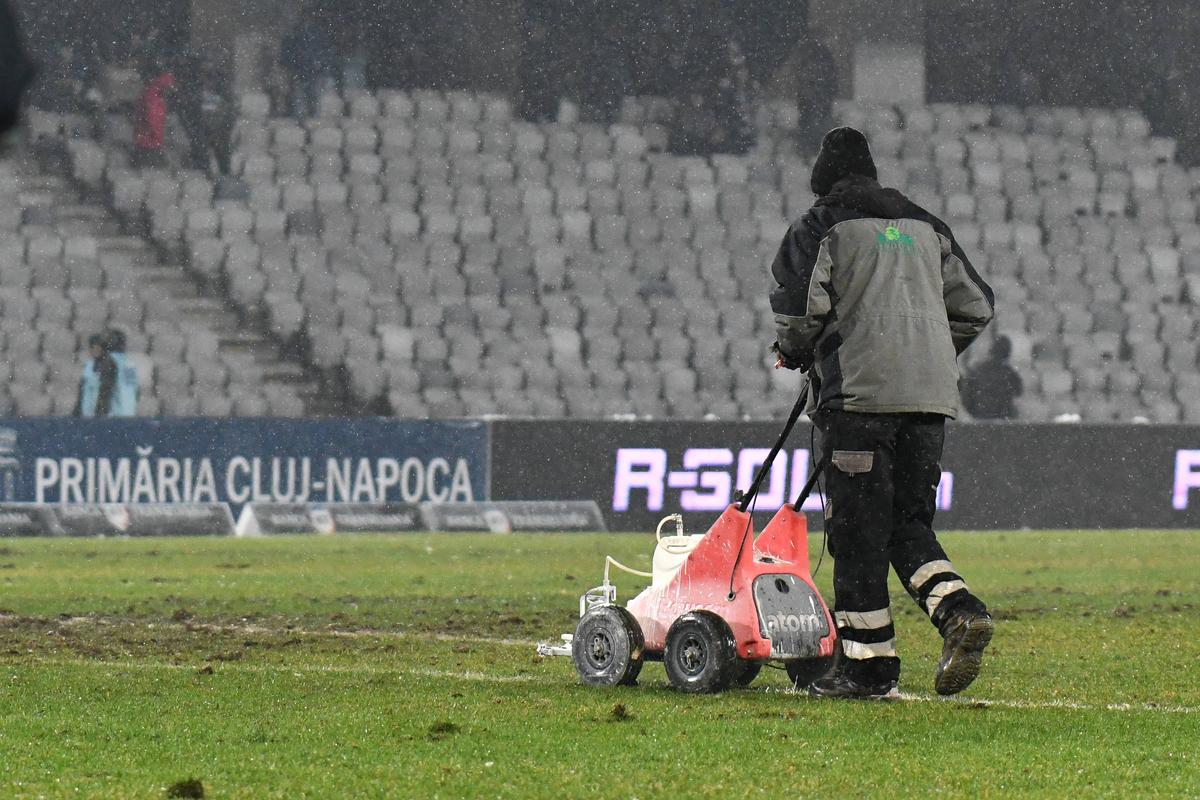 U Cluj - Rapid 0-0 s-a jucat în noroi