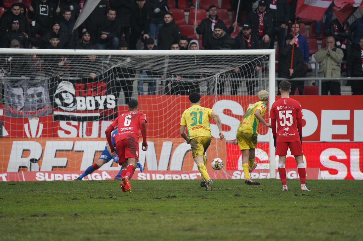 Așa, da! Gazonul de pe Arena Națională arată impecabil, cu câteva ore înainte de FCSB - Farul