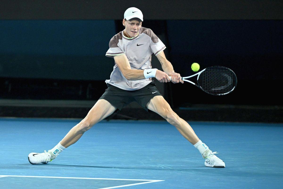 Revenire pentru ISTORIA tenisului! Sinner e noul campion de la Australian Open, după o finală de poveste cu Medvedev
