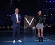 Actrița cubaneză Ana de Armas, 35 de ani, a prezentat alături de Jim Courier trofeul finalei masculine de la Australian Open 2024, foto: Guliver/gettyimages