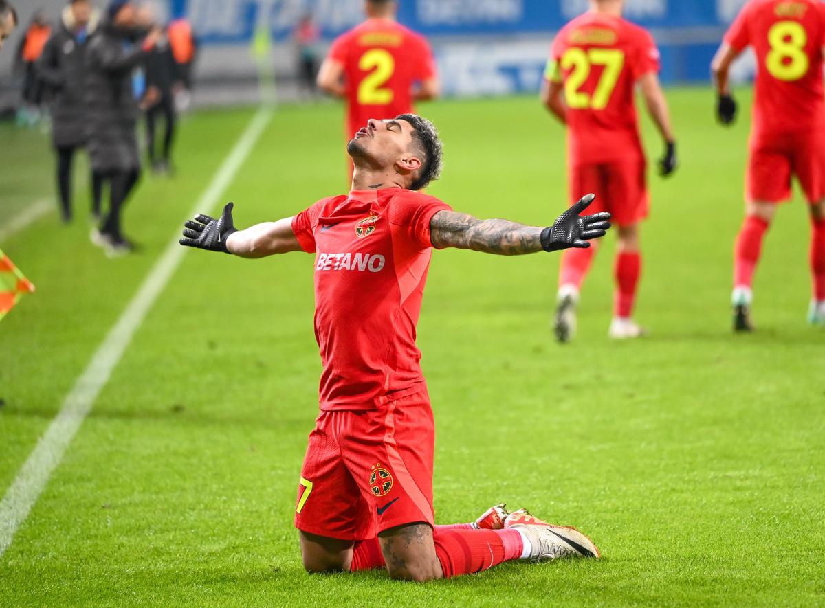 Cele mai spectaculoase imagini din Universitatea Craiova - FCSB
