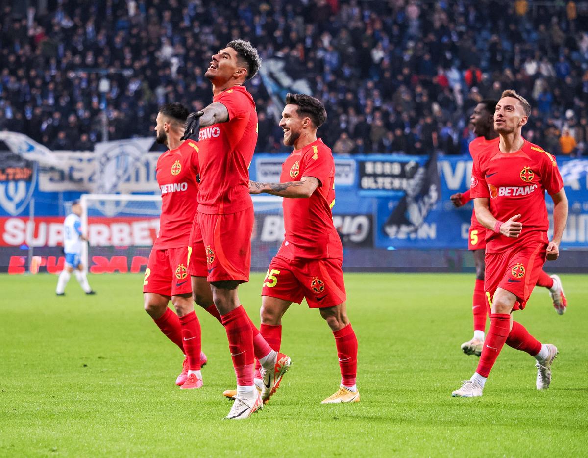 Cele mai spectaculoase imagini din Universitatea Craiova - FCSB