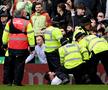 Sânge și fani pe teren! Incidente grave în Cupa Angliei » West Brom - Wolves, suspendat 34 de minute după confruntarea violentă din tribune