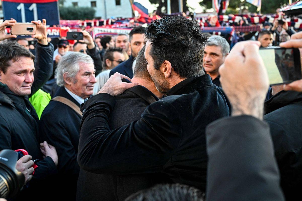 30.000 de oameni la înmormântarea legendei italiene Gigi Riva
