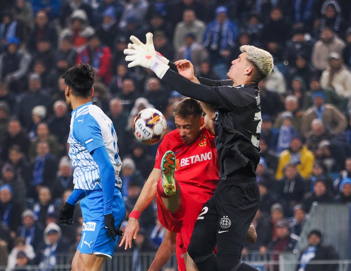 Cele mai spectaculoase imagini din Universitatea Craiova - FCSB