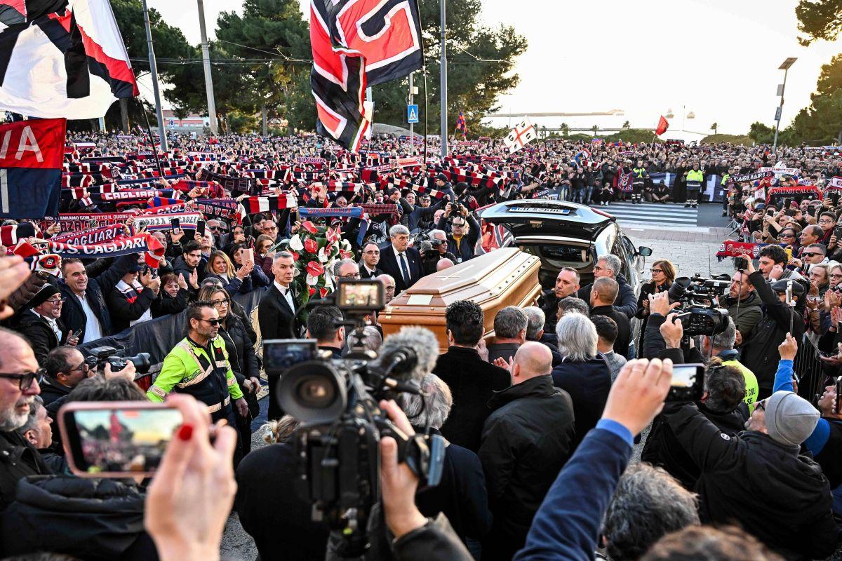 30.000 de oameni la înmormântarea legendei italiene Gigi Riva
