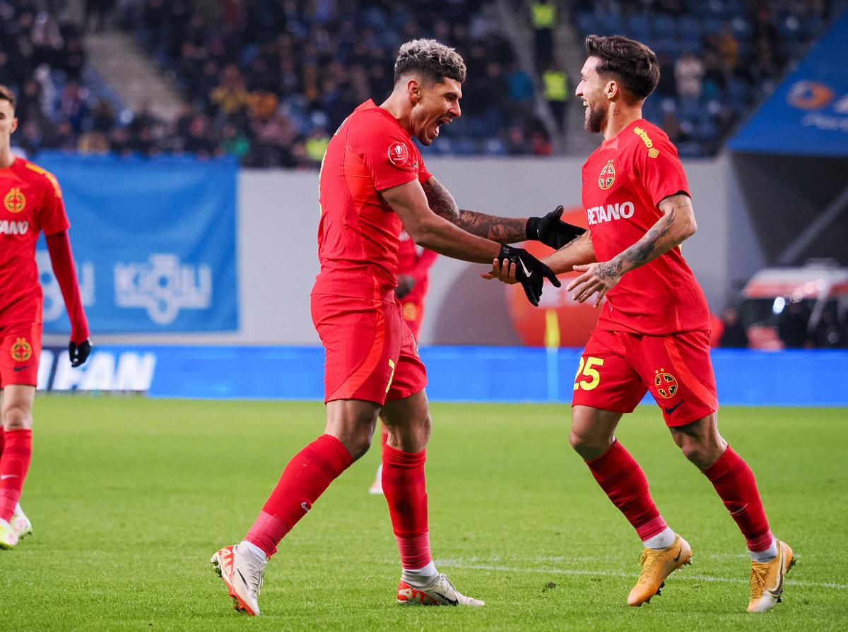 Cele mai spectaculoase imagini din Universitatea Craiova - FCSB