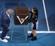 Actrița cubaneză Ana de Armas, 35 de ani, a prezentat alături de Jim Courier trofeul finalei masculine de la Australian Open 2024, foto: Guliver/gettyimages
