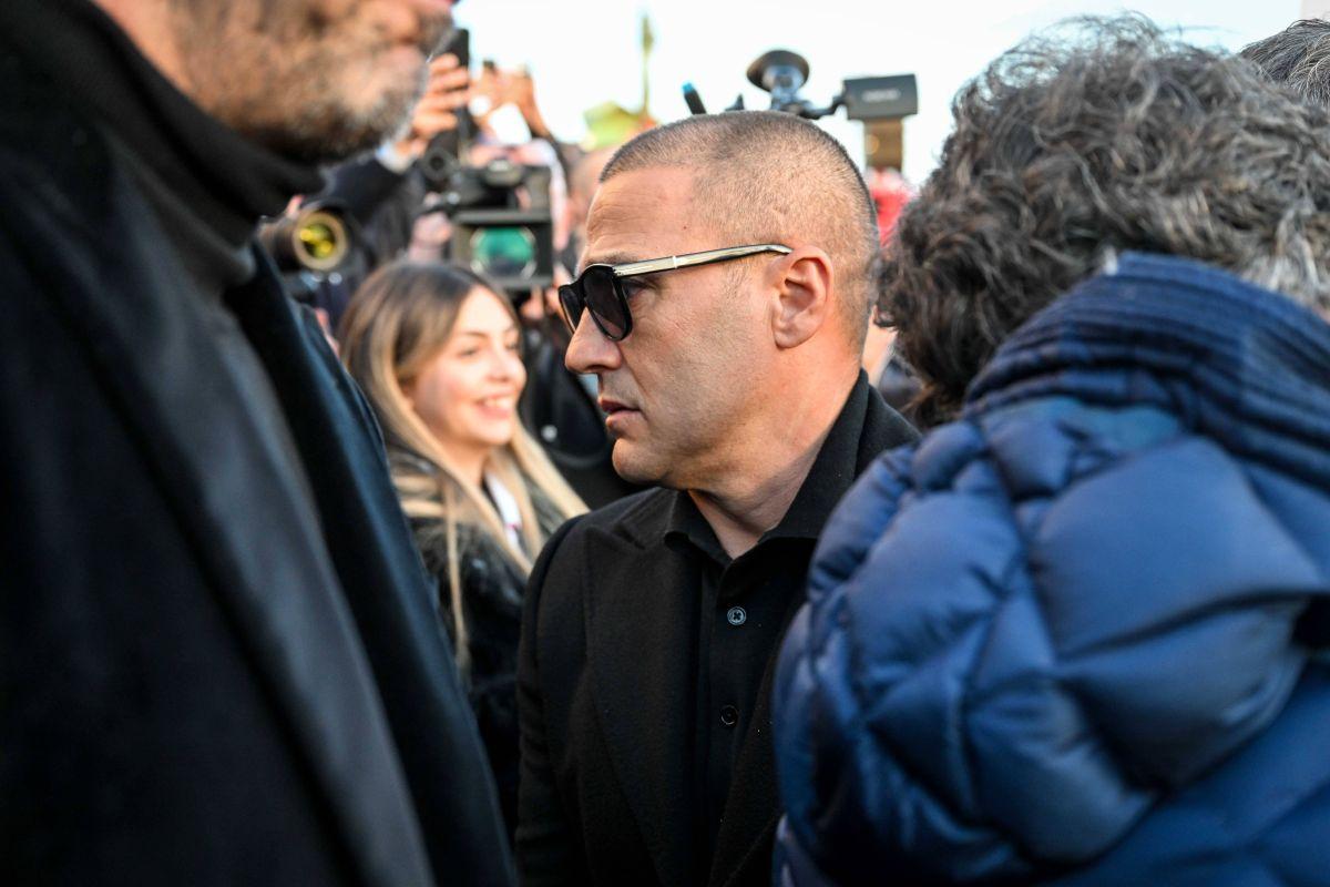 30.000 de oameni la înmormântarea legendei italiene Gigi Riva