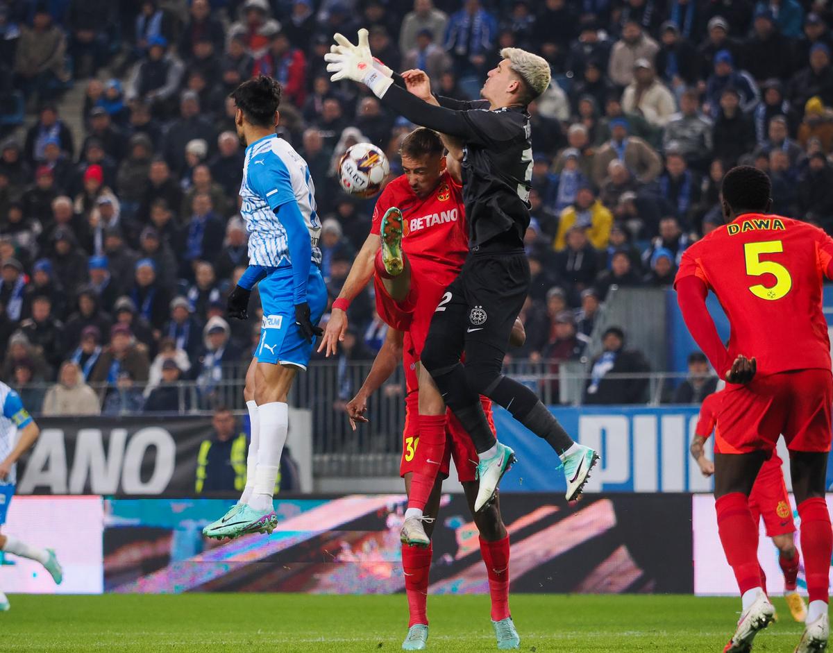 Cele mai spectaculoase imagini din Universitatea Craiova - FCSB