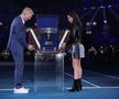 Actrița cubaneză Ana de Armas, 35 de ani, a prezentat alături de Jim Courier trofeul finalei masculine de la Australian Open 2024, foto: Guliver/gettyimages