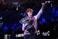 „Cine e acest tip slăbuț, care are spectatorii alături de el?” » Detaliul observat la Jannik Sinner, campionul de la Australian Open + Amănunt despre Darren Cahill