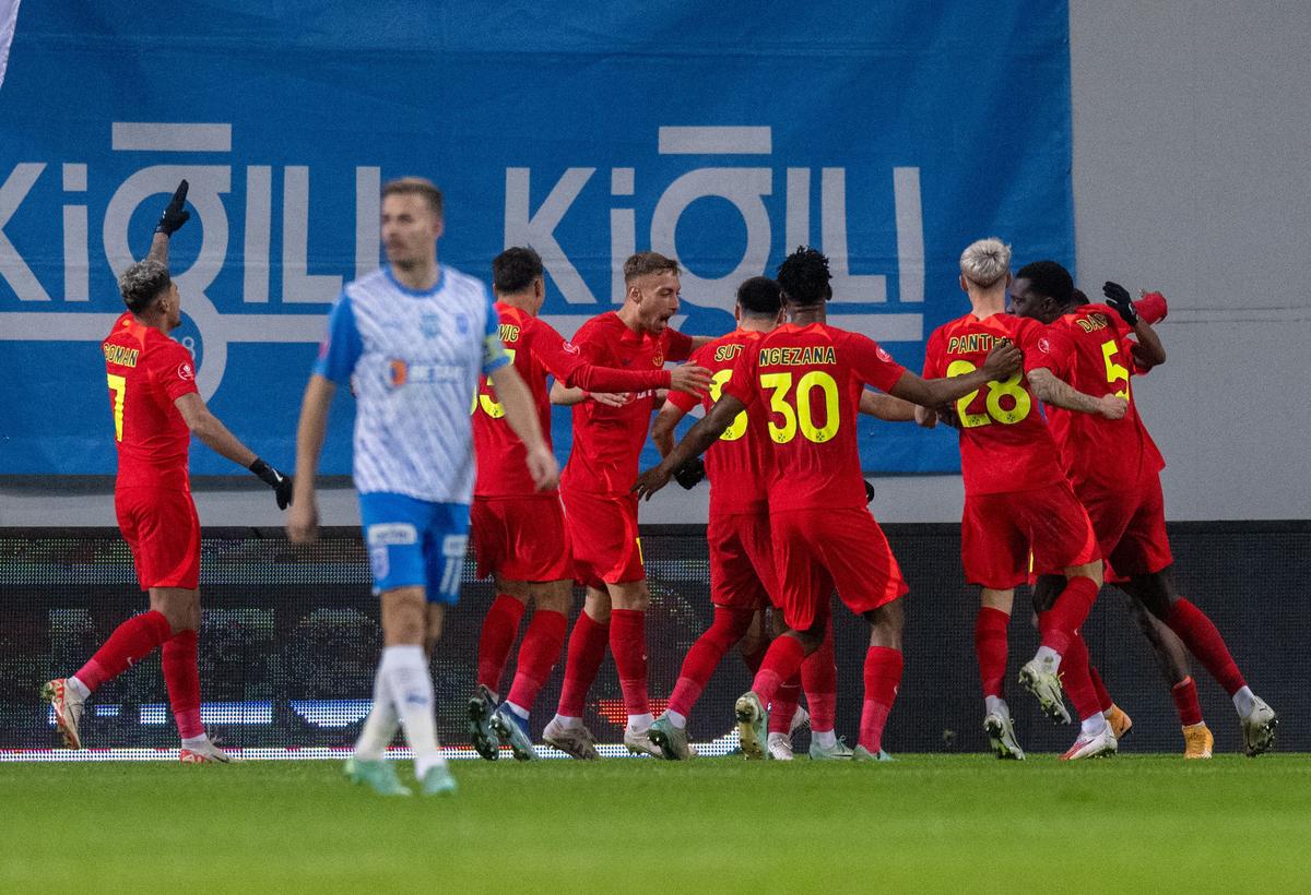 Cele mai spectaculoase imagini din Universitatea Craiova - FCSB
