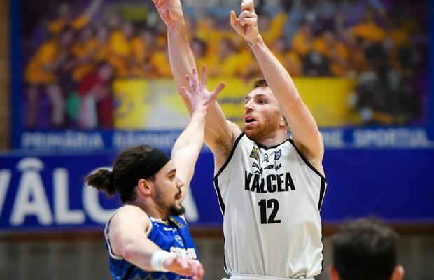 Finalul etapei a 18-a în Liga Națională: Isiah Osborne, MVP într-un meci cu peste 200 de puncte! Cum arată clasamentul campionatului de baschet masculin