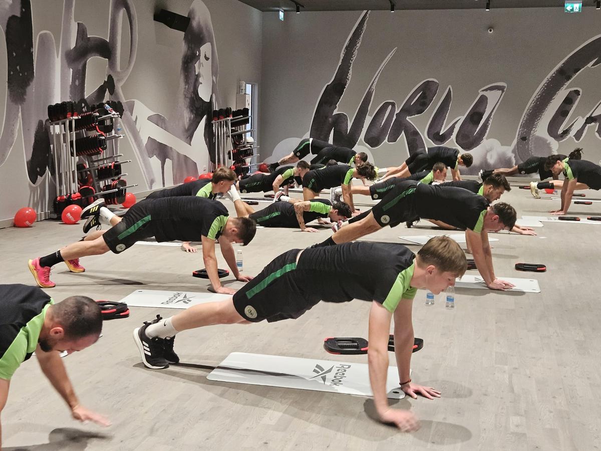 Concordia Chiajna s-a pregătit cu o antrenoare de fitness! Imagini inedite de la antrenament: cine i-a îmblânzit pe fotbaliști