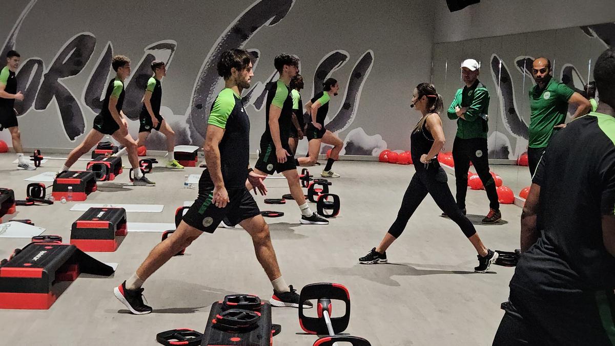 Concordia Chiajna s-a pregătit cu o antrenoare de fitness! Imagini inedite de la antrenament: cine i-a îmblânzit pe fotbaliști