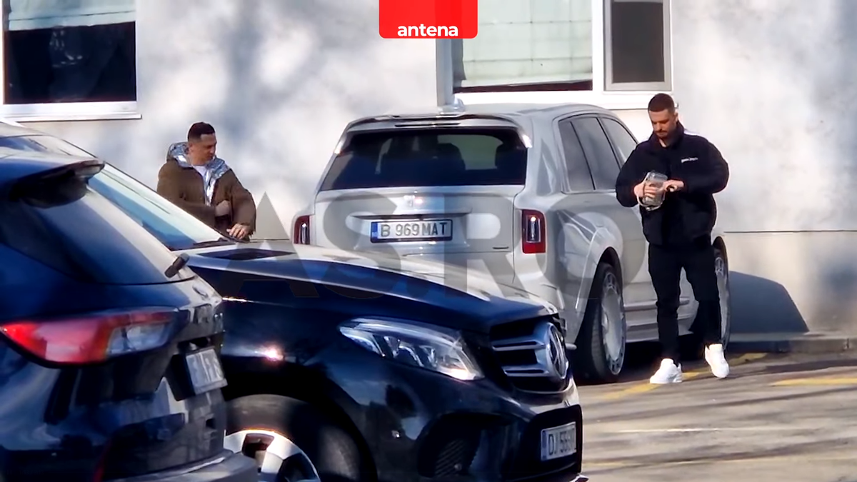 Primele imagini cu Mirel Rădoi la baza Universității Craiova