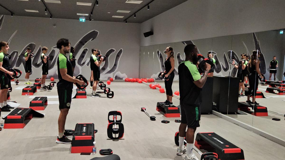 Concordia Chiajna s-a pregătit cu o antrenoare de fitness! Imagini inedite de la antrenament: cine i-a îmblânzit pe fotbaliști