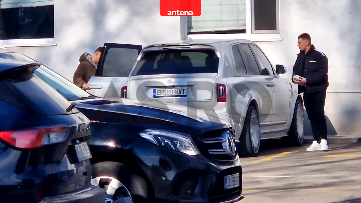 Primele imagini cu Mirel Rădoi la baza Universității Craiova