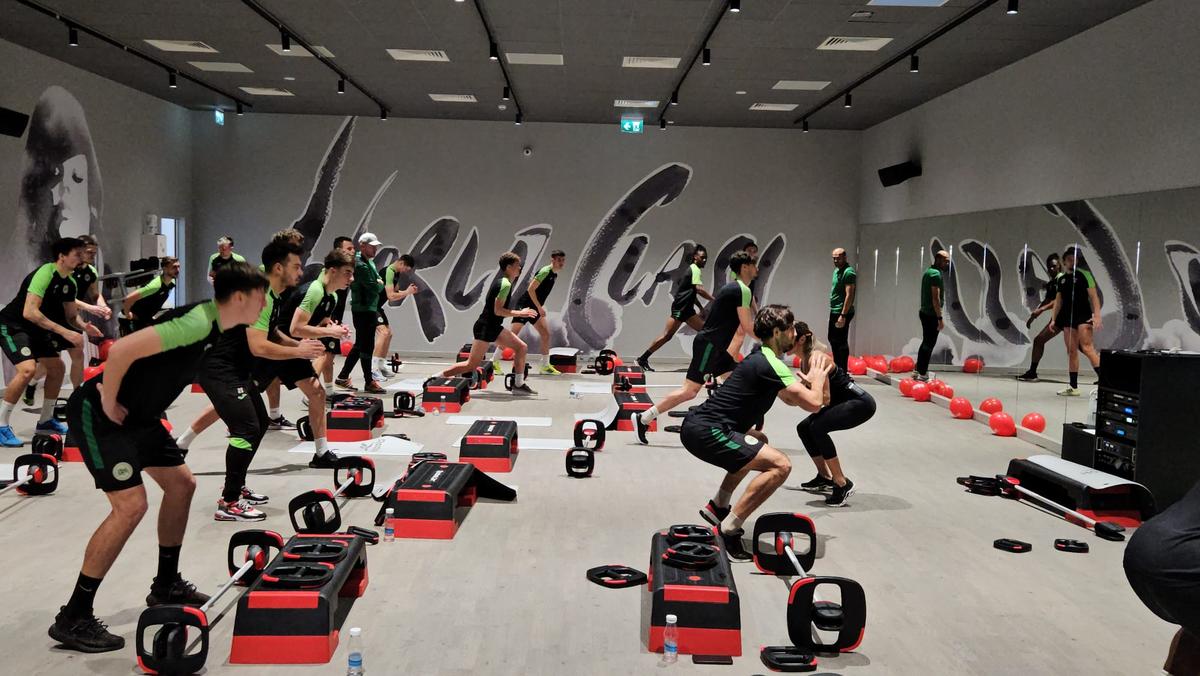 Concordia Chiajna s-a pregătit cu o antrenoare de fitness! Imagini inedite de la antrenament: cine i-a îmblânzit pe fotbaliști