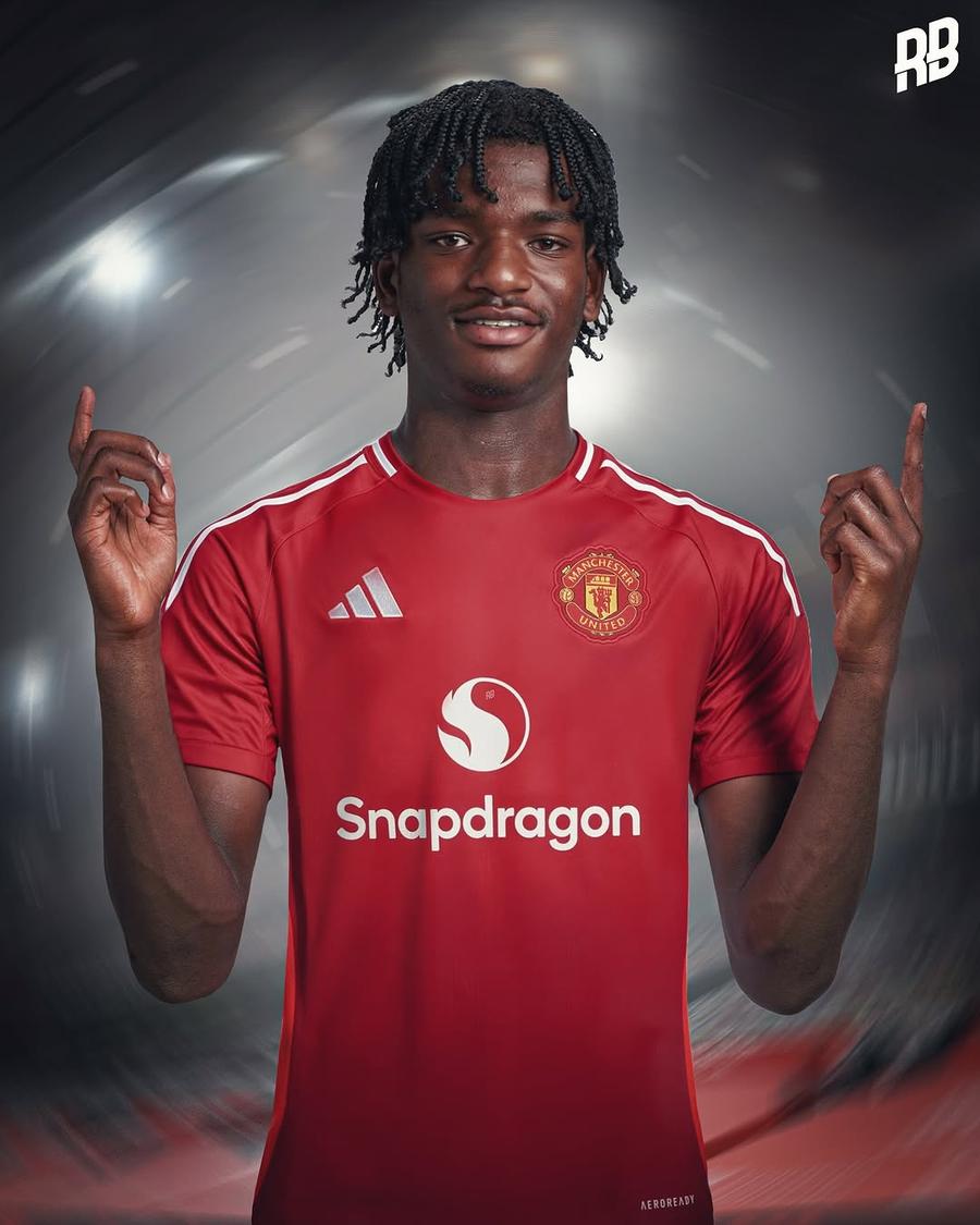Ayden Heaven, noul jucător al lui Manchester United, foto: Instagram Manchester United, transfer cu două zile înaintea meciului cu FCSB: „Here we go!”