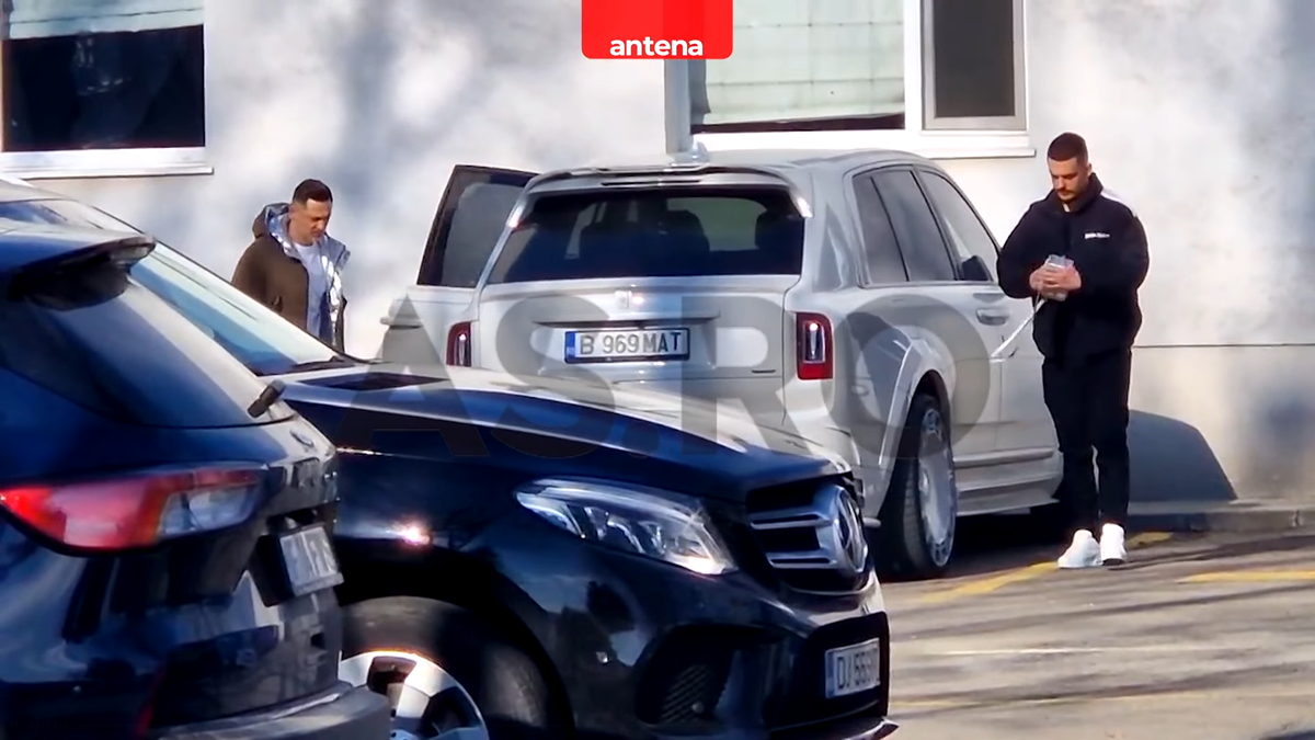Primele imagini cu Mirel Rădoi la baza Universității Craiova