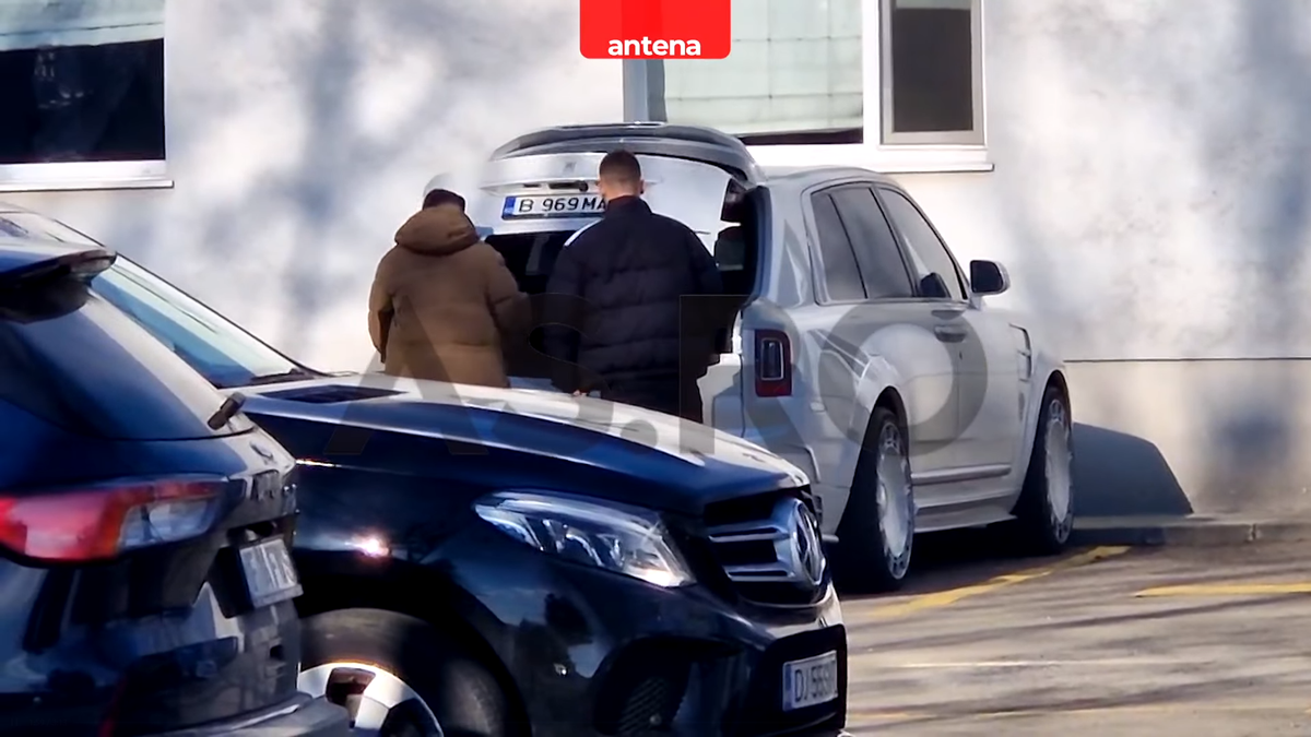 Primele imagini cu Mirel Rădoi la baza Universității Craiova