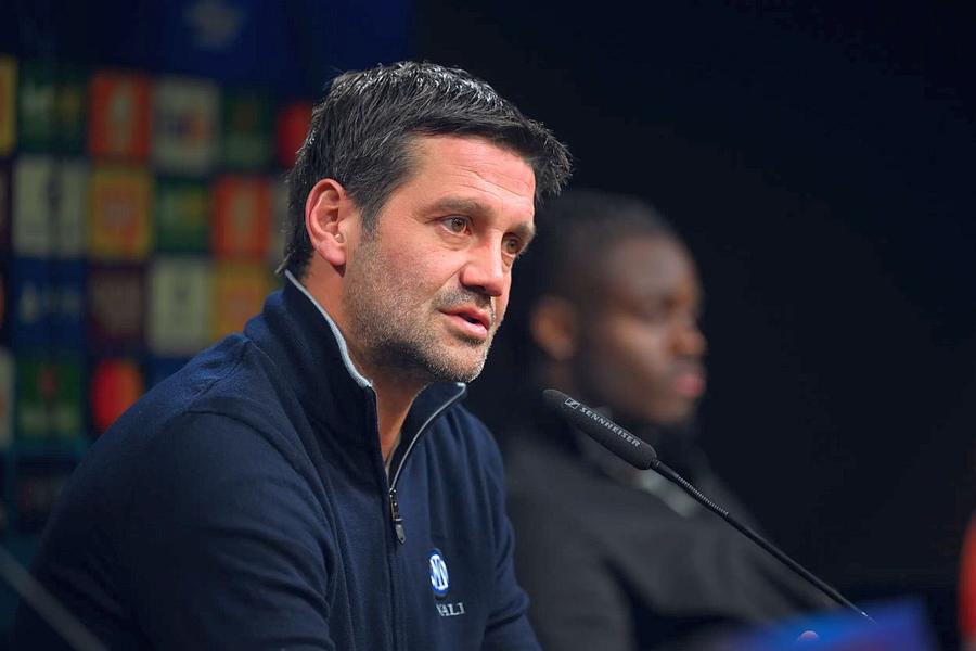 Cristi Chivu // foto: inter.it Cristi Chivu, întrebat înainte de Dortmund - Inter: „Liga Campionilor și Serie A, este posibil?”