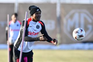 Presa din Africa a reacționat după ce Ngezana și-a prelungit contractul cu FCSB: „Există semne de întrebare”