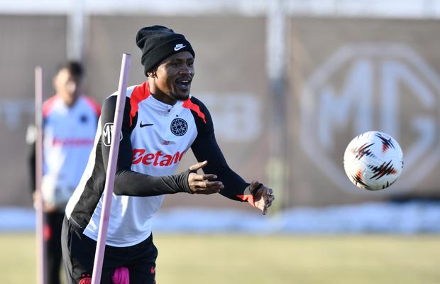 Presa din Africa a reacționat după ce Ngezana și-a prelungit contractul cu FCSB: „Există semne de întrebare”