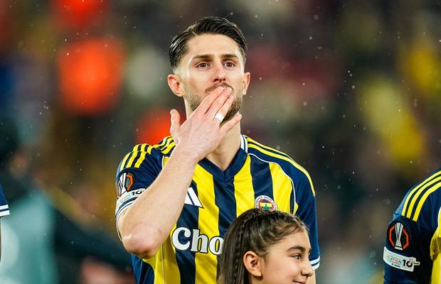 Alertă pentru FCSB » A revenit în lotul lui Fenerbahce cu o zi înaintea meciului de la București