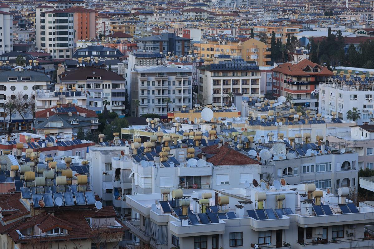 Surpriza uriașă din Alanya: ce am găsit acasă la Ianis Hagi » „Prințul” captiv în raiul pensionarilor