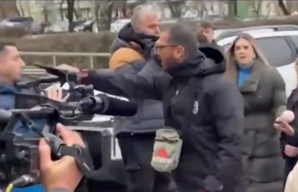 Gest violent la adresa jurnaliștilor al unui suporter de la PAOK, în fața Spitalului din Timișoara