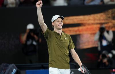 Jannik Sinner, cu gândul doar la duelul cu Djokovic: „Este incredibil ce reușește”