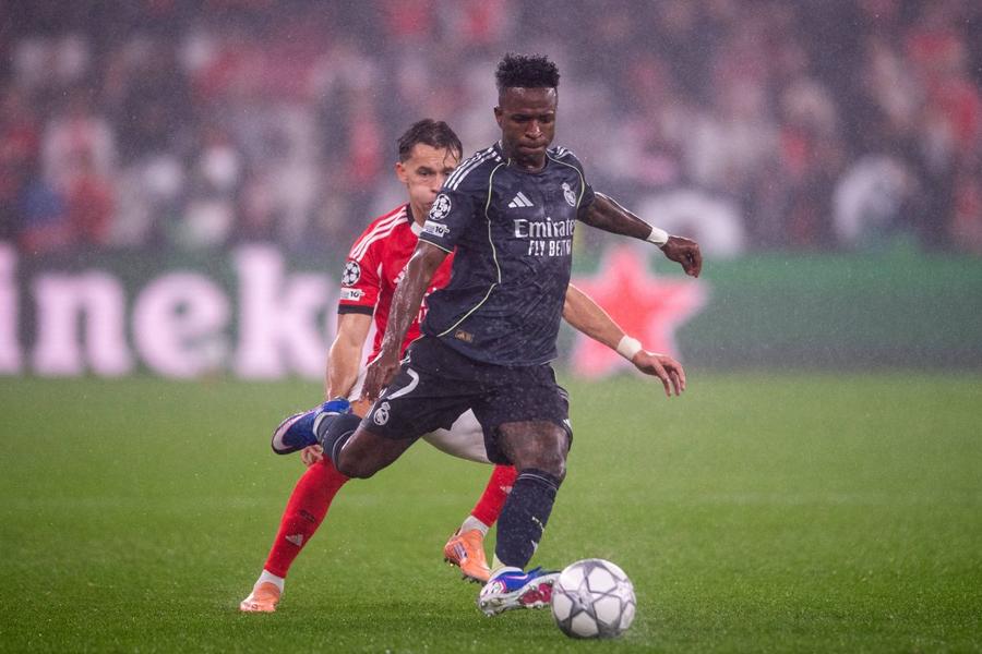 Vinicius Junior în Benfica - Real Madrid / Foto: Imago Images Partenera lui Vinicius junior vine cu detalii din viața intimă: „Când merg la ginecolog, trebuie să mă consult cu medicul lui Real Madrid. Pentru orice unguent!”