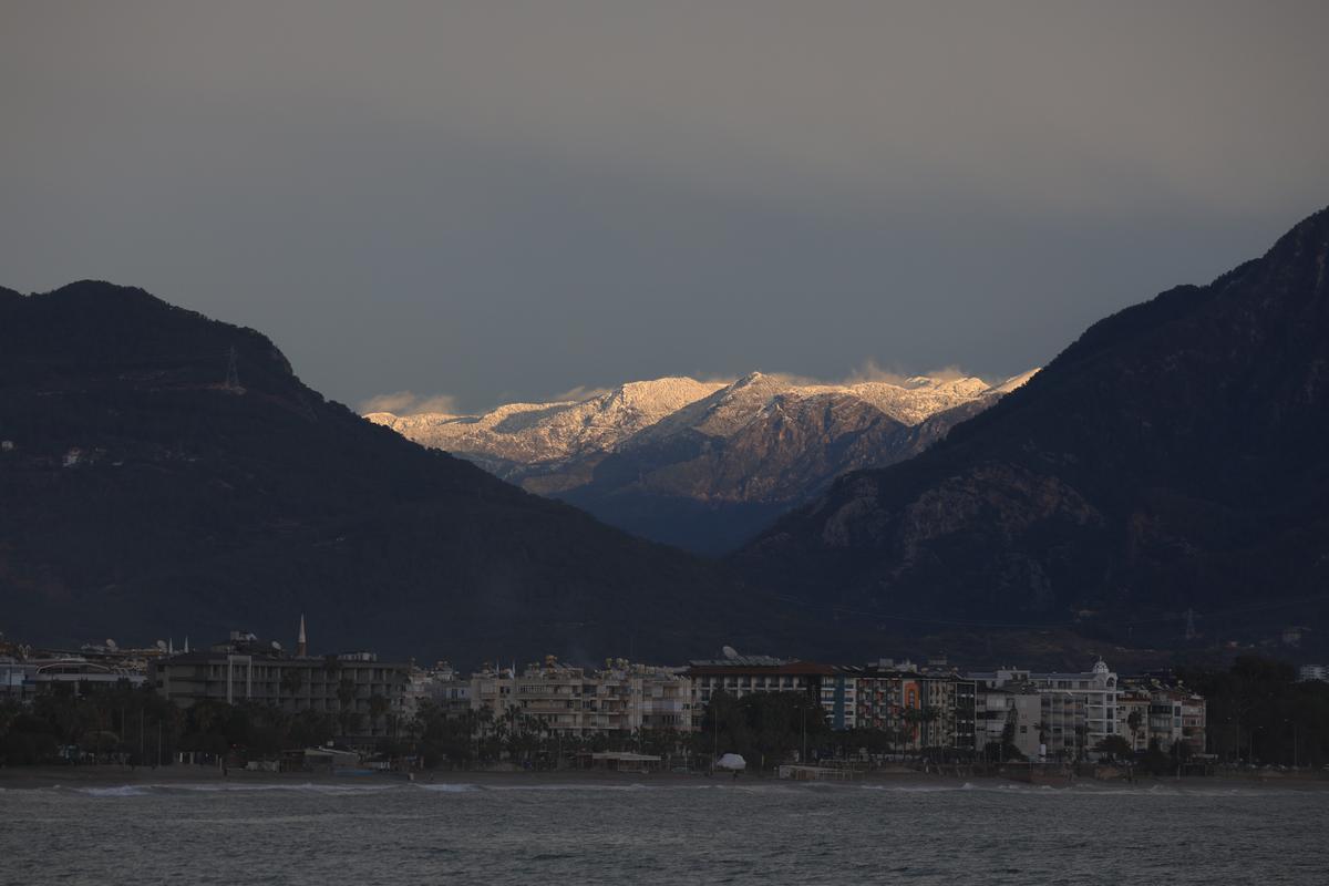 Surpriza uriașă din Alanya: ce am găsit acasă la Ianis Hagi » „Prințul” captiv în raiul pensionarilor