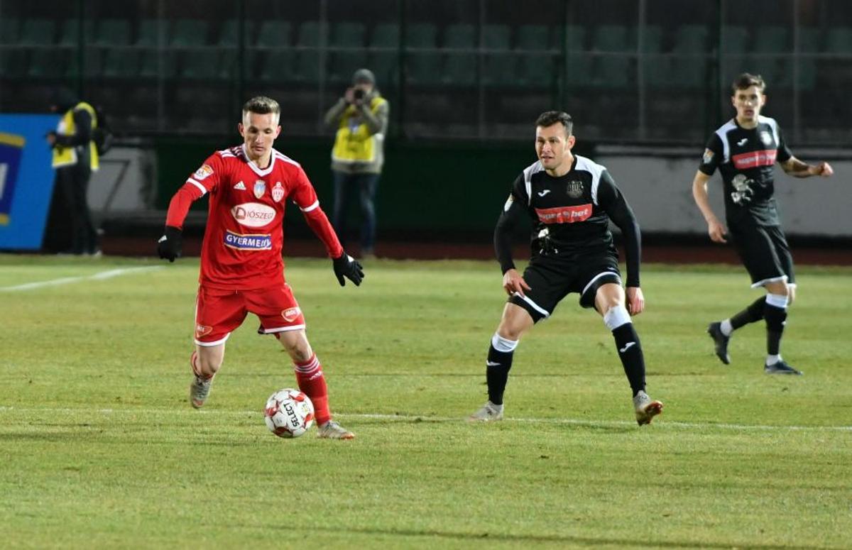 Decizie surprinzătoare în plină pandemie: clubul din Liga 1 care-și trimite jucătorii acasă