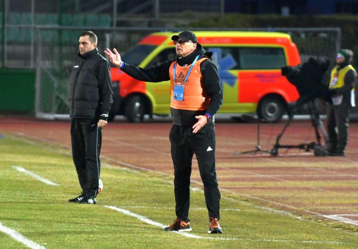 Decizie surprinzătoare în plină pandemie: clubul din Liga 1 care-și trimite jucătorii acasă