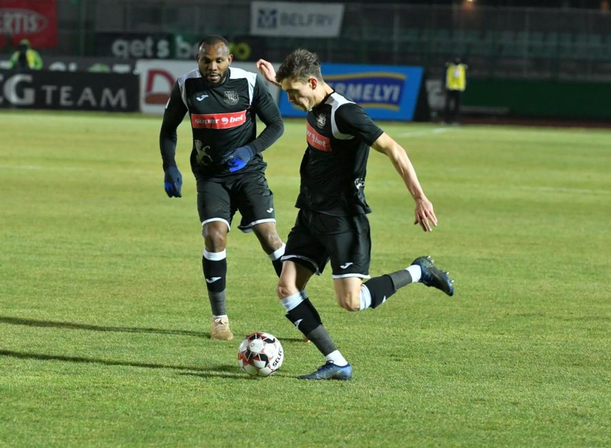 Decizie surprinzătoare în plină pandemie: clubul din Liga 1 care-și trimite jucătorii acasă