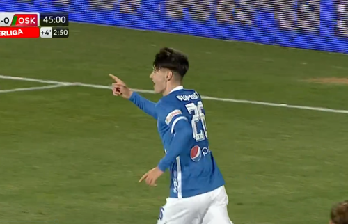 Adrian Mazilu (17 ani) a marcat un gol frumos în prelungirile primei reprize din Farul - Sepsi, la scorul de 1-0 pentru constănțeni.