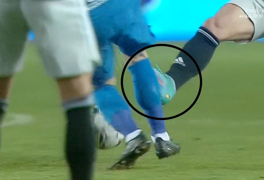 Albu cu gazonul, Napoli cu arbitrul » FCU Craiova a găsit „inamici” diferiți după remiza cu Chindia: „Așa are glezna!”