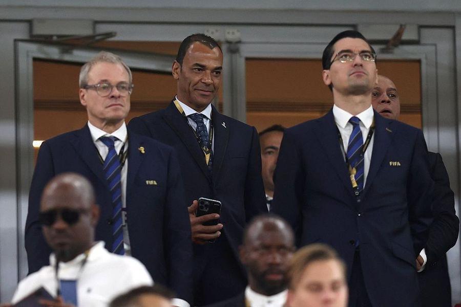 Răzvan Burleanu, prezent la Campionatul Mondial din Qatar / foto: Imago Images Răzvan Burleanu, prezent la gala „The Best” alături de nume mari din lumea fotbalului » Lângă cine s-a afișat președintele FRF