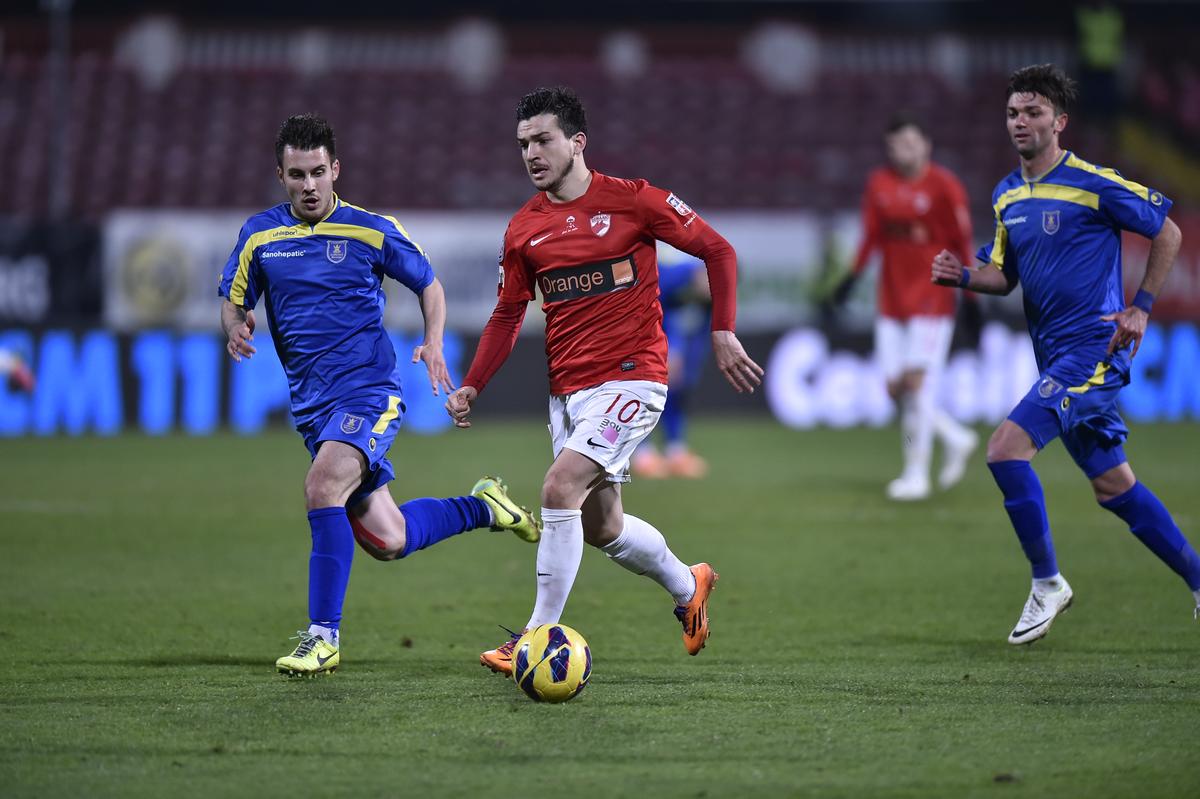 Fosta speranță a lui Dinamo povestește cum petrecea în club alături de N'Doye: „Și dacă pierdea nopțile, era cel mai bun”