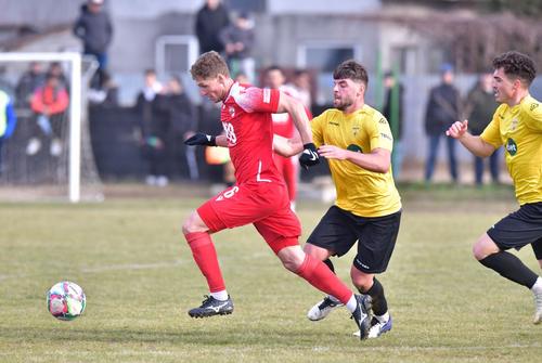 Dinamo a câștigat clar cu Unirea Constanța, scor 6-0, însă Ovidiu Burcă și jucătorii nu s-au entuziasmat prea tare de succesul ce a dus echipa pe locul 6, de play-off.