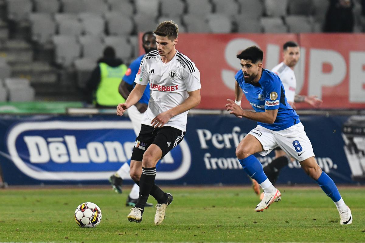 Sabău l-a scos la tablă pe Hagi! U Cluj o învinge pe Farul după o gafă de amatori și e în cărți pentru play-off! Clasamentul ACUM
