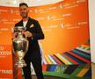 Trofeul EURO a ajuns în România » Ciprian Marica e optimist: „Grecia a făcut o surpriză, noi de ce nu am face?”